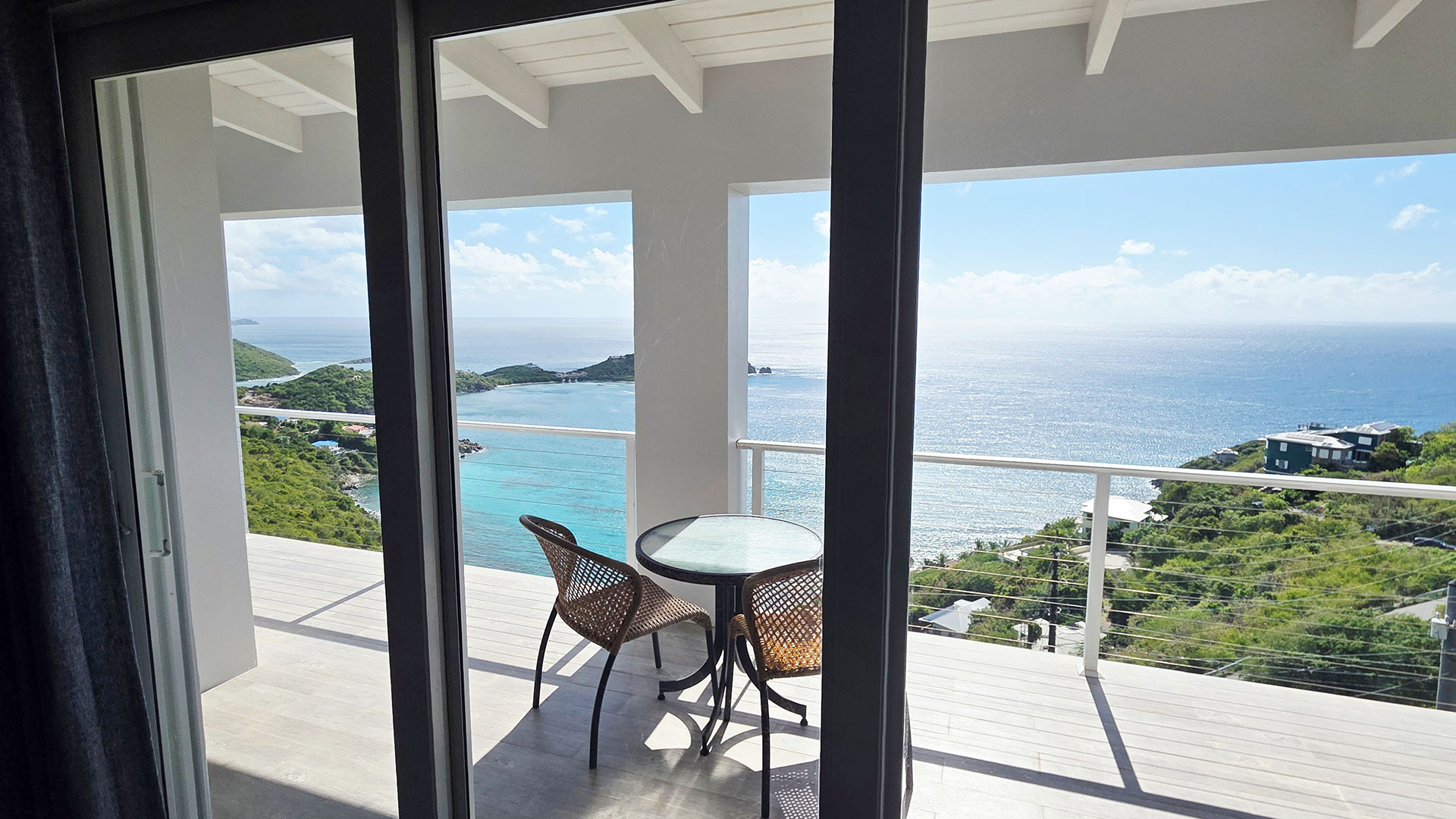 Villa Looking Glass